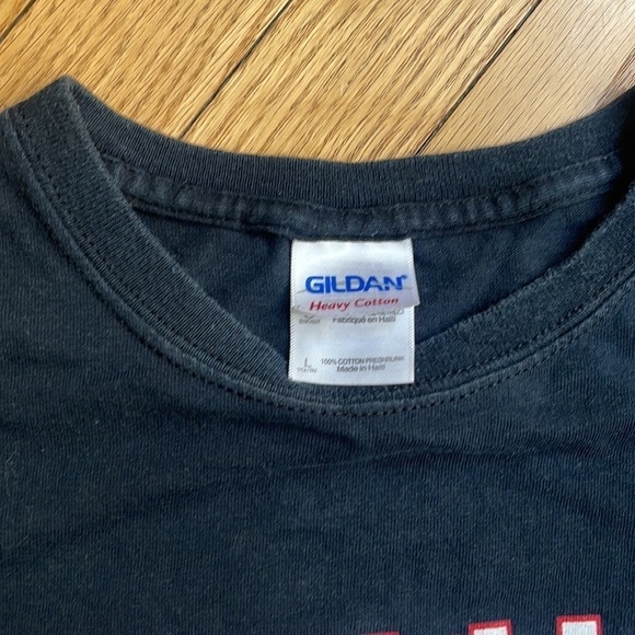 Gildan Cheerleaders Lift Athletes Graphic Tee Black Red White L Gym Cheer Y2K - Picture 3 of 4